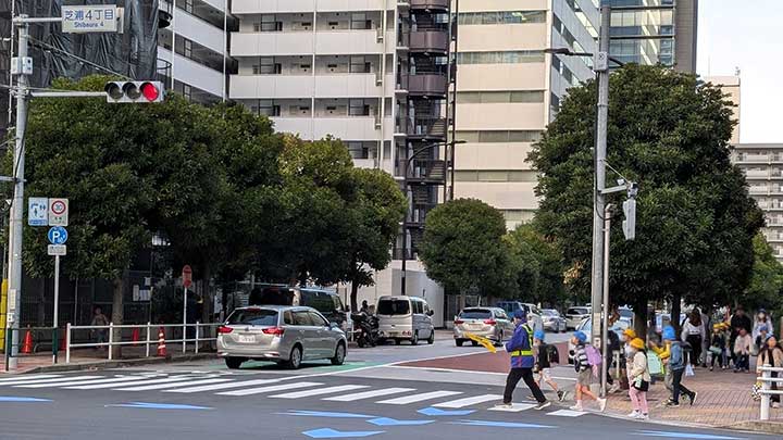 芝浦小の見守りと雨水マスの修繕を確認