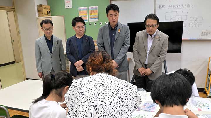 特別支援学級の技能部を視察しました